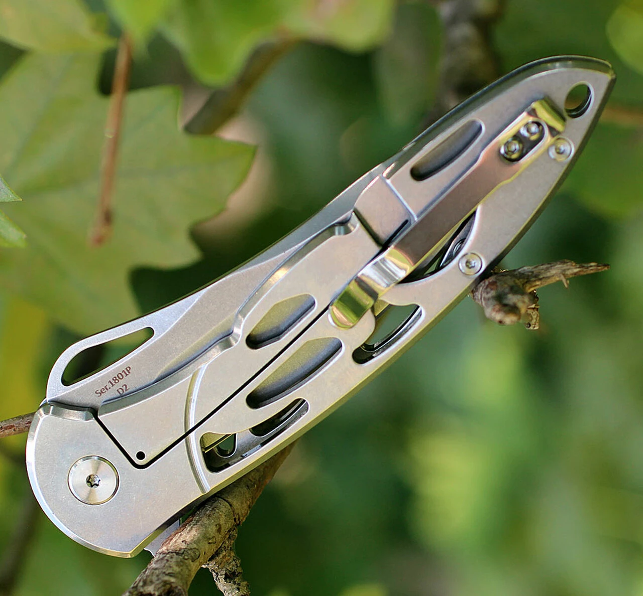 Artisan Cutlery Artisan Dragonfly ATZ1801PSW, 3.94" D2 Plain Blade, Stonewash 2cr13 SS Handle 3 Artisan Cutlery Artisan Dragonfly ATZ1801PSW, 3.94" D2 Plain Blade, Stonewash 2cr13 SS Handle - Image 3