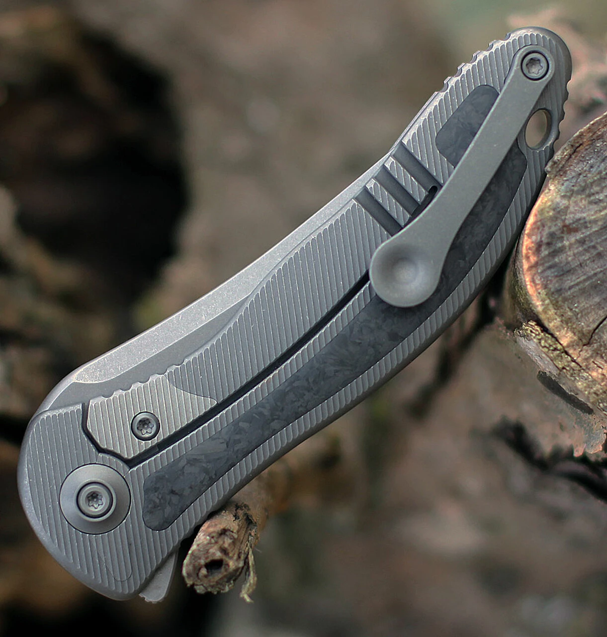 We Knife Co. We Knife Mini Synergy 2011CF-A, 2.93" CPM 20CV Stonewashed Blade, Black/Gray 6AL4V Titanium w/ Shredded Carbon Fiber Inlay Handle 4 We Knife Co. We Knife Mini Synergy 2011CF-A, 2.93" CPM 20CV Stonewashed Blade, Black/Gray 6AL4V Titanium w/ Shredded Carbon Fiber Inlay Handle - Image 4