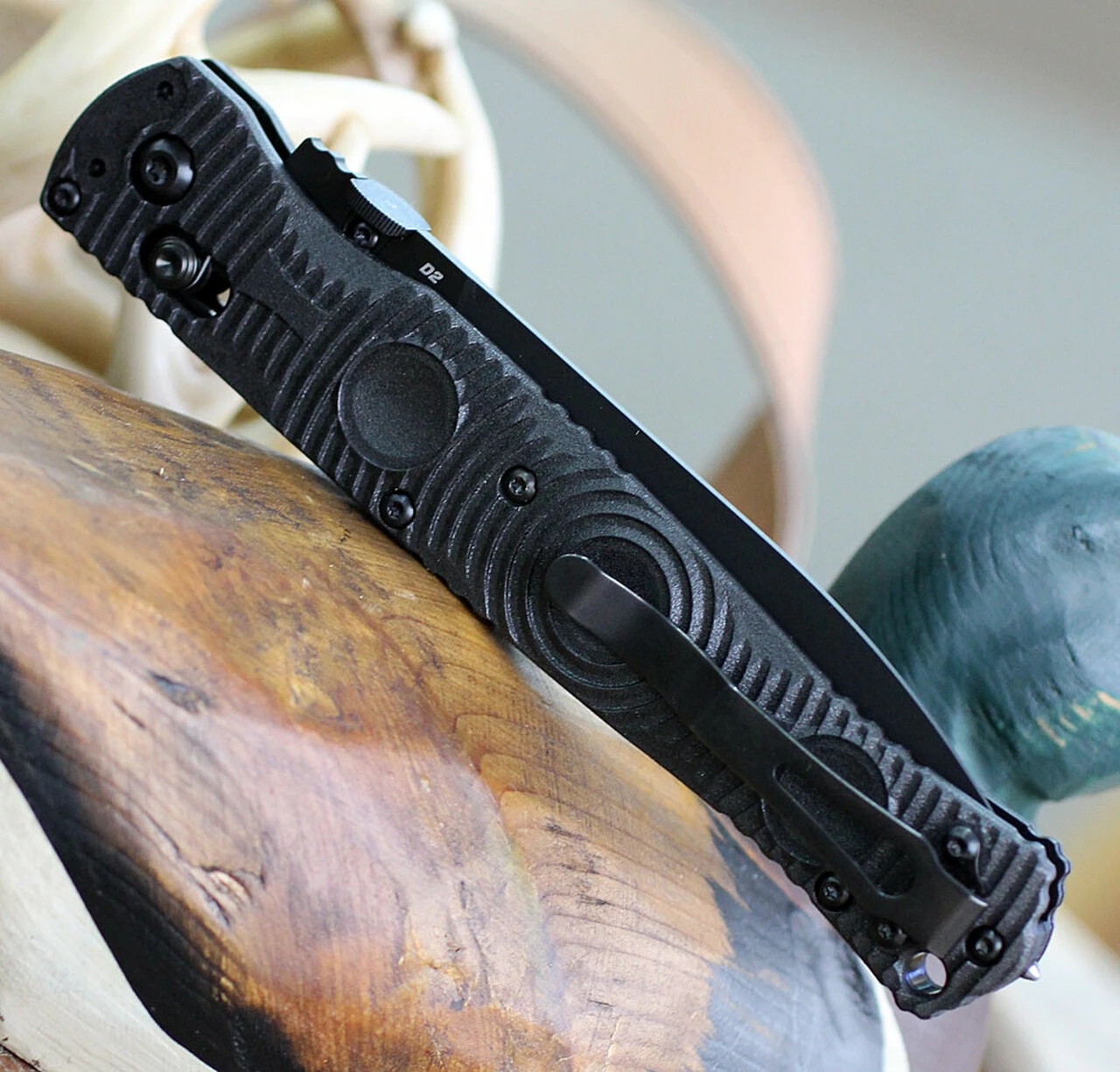 Benchmade Knives Benchmade 391SBK SOCP Tactical Folder, 4.47" D2 Steel Balck ComboEdge, CF-Elite Handle 4 Benchmade Knives Benchmade 391SBK SOCP Tactical Folder, 4.47" D2 Steel Balck ComboEdge, CF-Elite Handle - Image 4