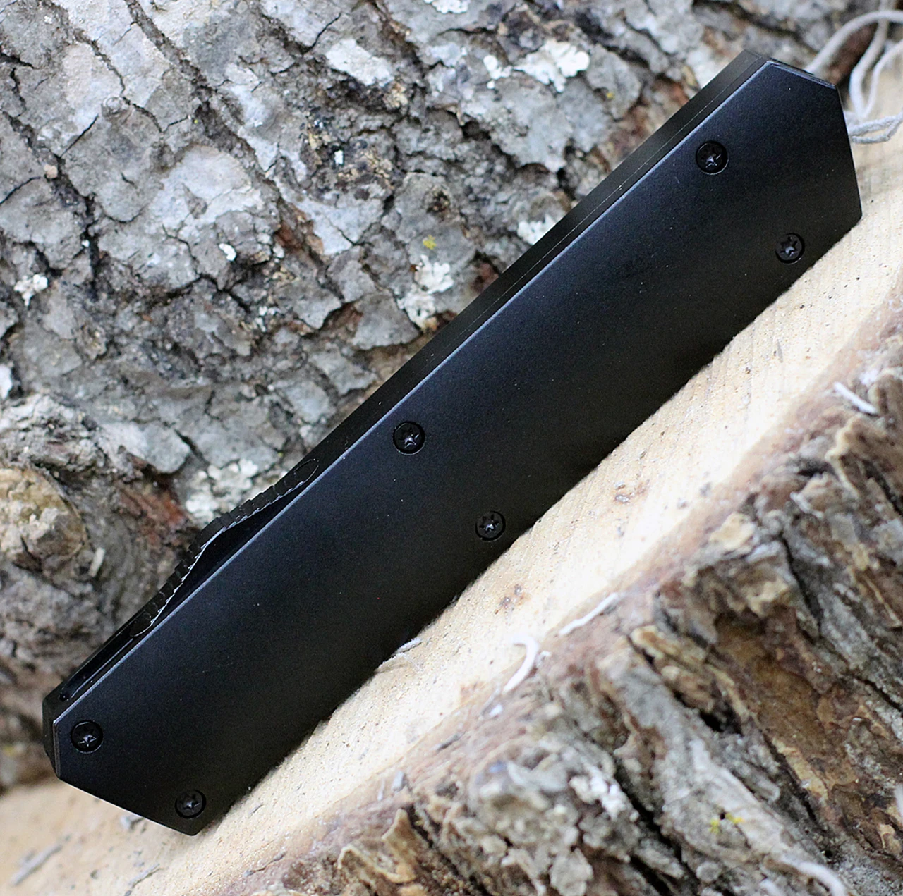 Boker Plus Kwaiken OTF Automatic Blk (3.38" D2 Satin) 06EX551 4 Boker Plus Kwaiken OTF Automatic Blk (3.38" D2 Satin) 06EX551 - Image 4