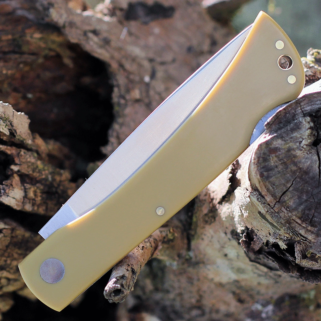 Boker Plus Rangebuster - Yellow Polymer (3.5" High Carbon Satin) 01BO020 3 Boker Plus Rangebuster - Yellow Polymer (3.5" High Carbon Satin) 01BO020 - Image 3