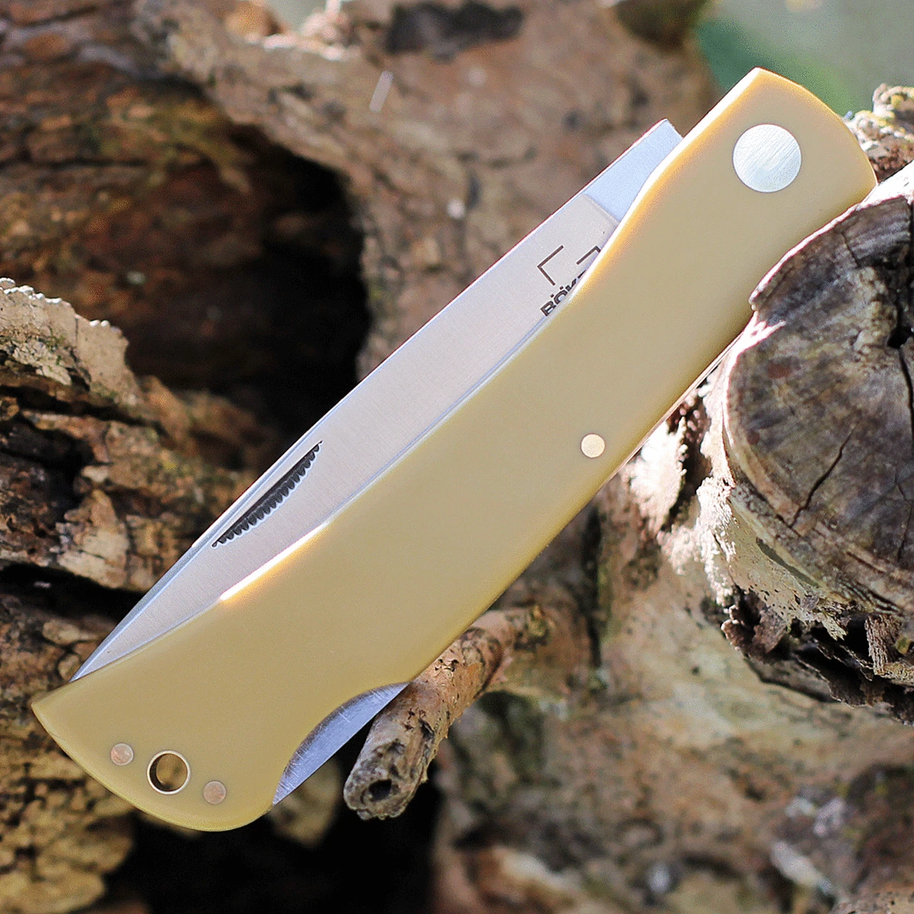 Boker Plus Rangebuster - Yellow Polymer (3.5" High Carbon Satin) 01BO020 4 Boker Plus Rangebuster - Yellow Polymer (3.5" High Carbon Satin) 01BO020 - Image 4