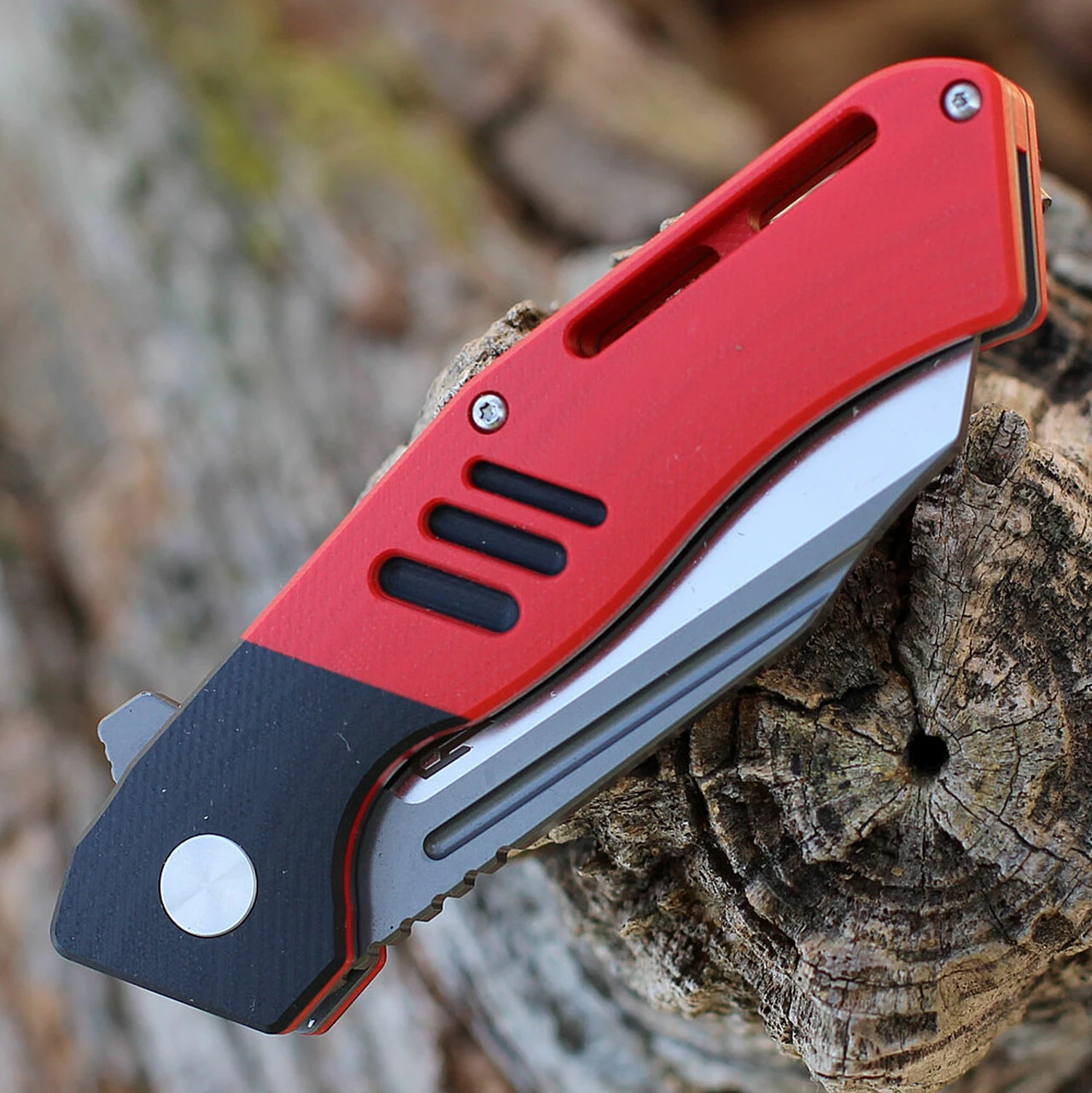 Bestech Rockface - Red / Blk G10 (3.4" D2 Two Tone) BG46C 3 Bestech Rockface - Red / Blk G10 (3.4" D2 Two Tone) BG46C - Image 3