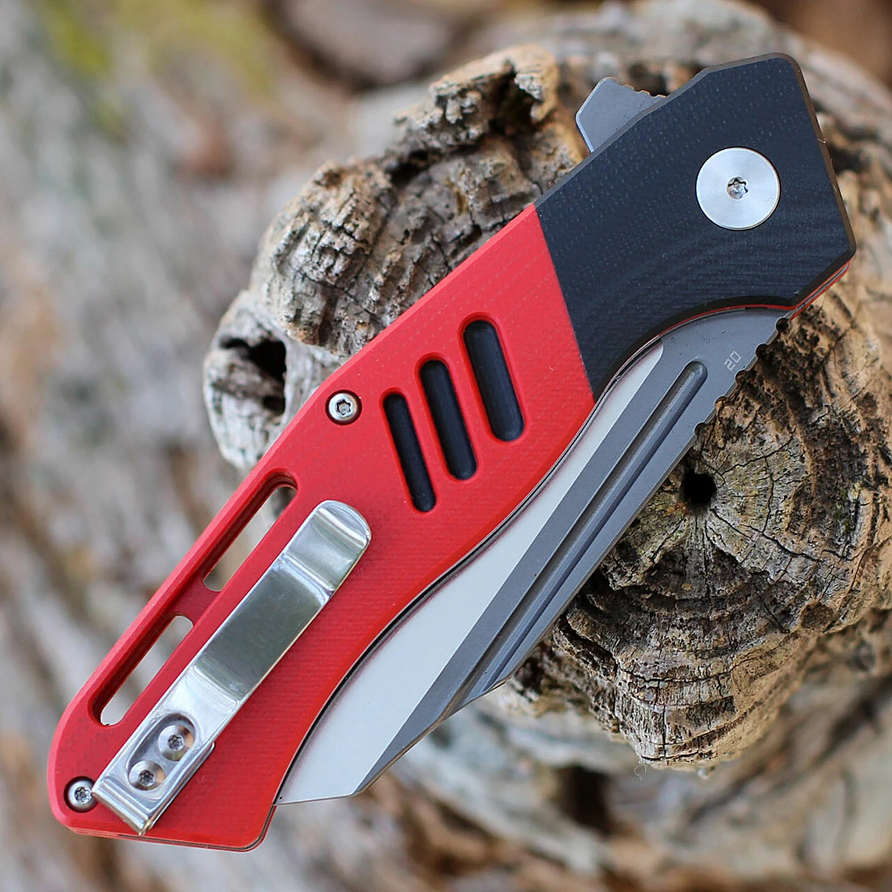 Bestech Rockface - Red / Blk G10 (3.4" D2 Two Tone) BG46C 4 Bestech Rockface - Red / Blk G10 (3.4" D2 Two Tone) BG46C - Image 4