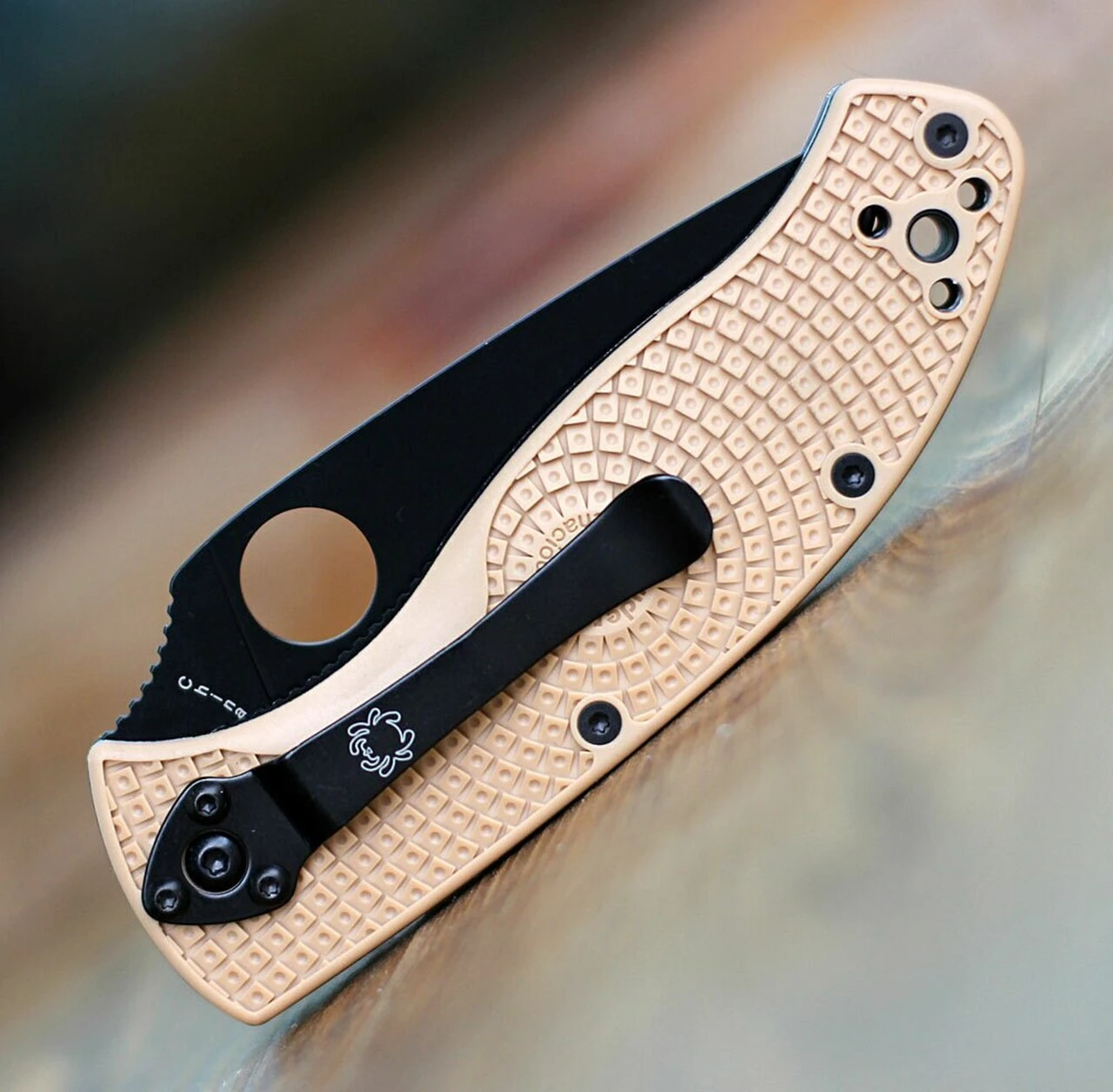 Spyderco Knives Spyderco Tenacious Lightweight, C122PSTNBK, 3.39" 8Cr13MoV Partially Serrated Black Blade, Tan FRN Handle 4 Spyderco Knives Spyderco Tenacious Lightweight, C122PSTNBK, 3.39" 8Cr13MoV Partially Serrated Black Blade, Tan FRN Handle - Image 4