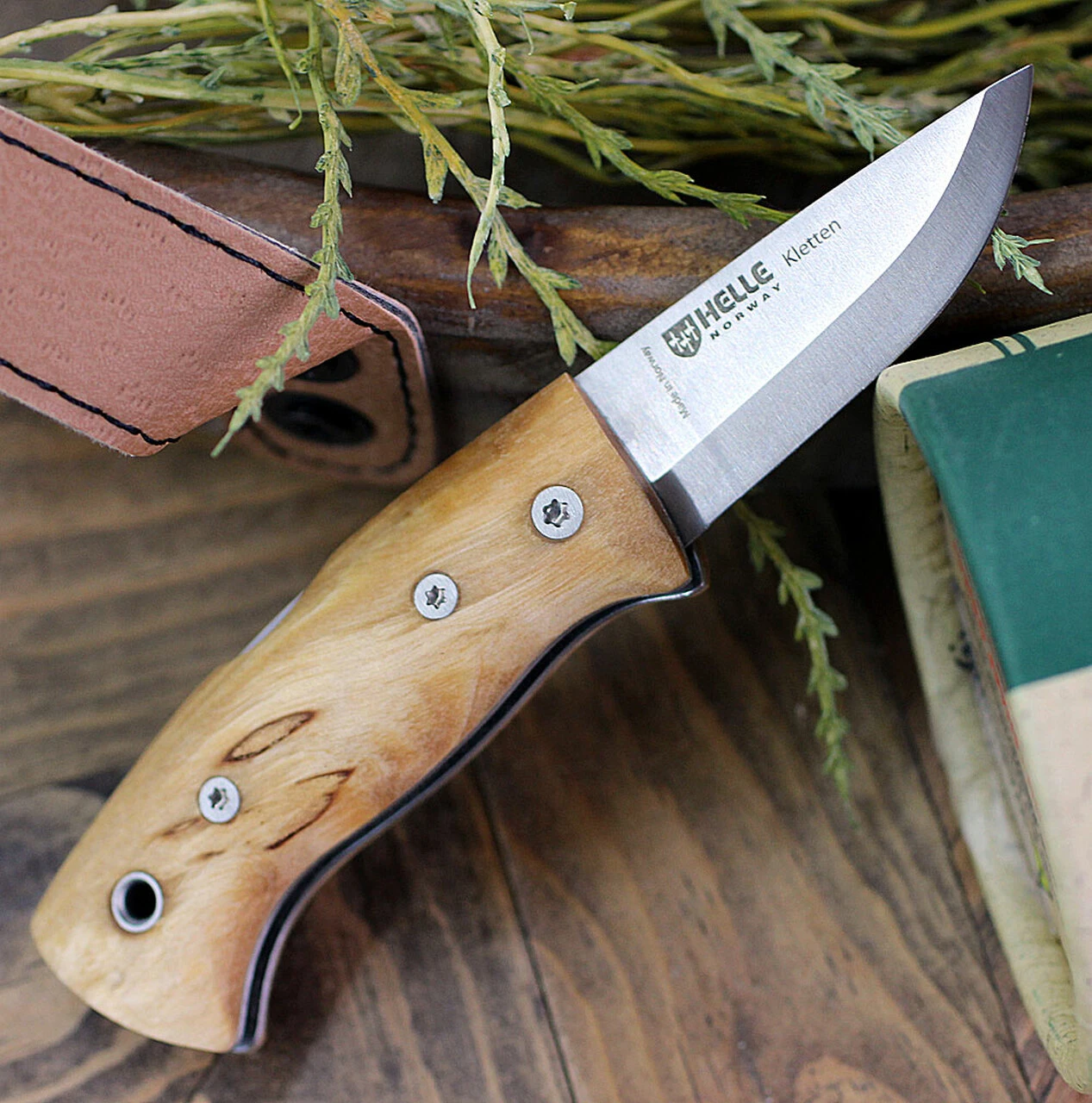 Helle Kletten Lockback Folder 662, 2.12" Triple Laminated Stainless Steel Drop Point Plain Blade, Curly Birch Handle 1 Helle Kletten Lockback Folder 662, 2.12" Triple Laminated Stainless Steel Drop Point Plain Blade, Curly Birch Handle