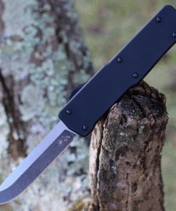 Templar Knife Co. Templar Premium Lightweight Large OTF - Blk Rubber (3.55" D2 Blk Drop Point) LA-BR-32-1