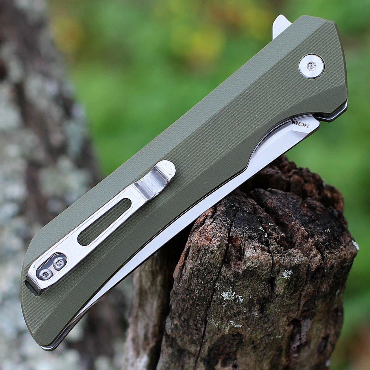 Ruike Hussar P121G, 3.62" 14C28N Plain Blade, Army Green G-10 Handle 4 Ruike Hussar P121G, 3.62" 14C28N Plain Blade, Army Green G-10 Handle - Image 4