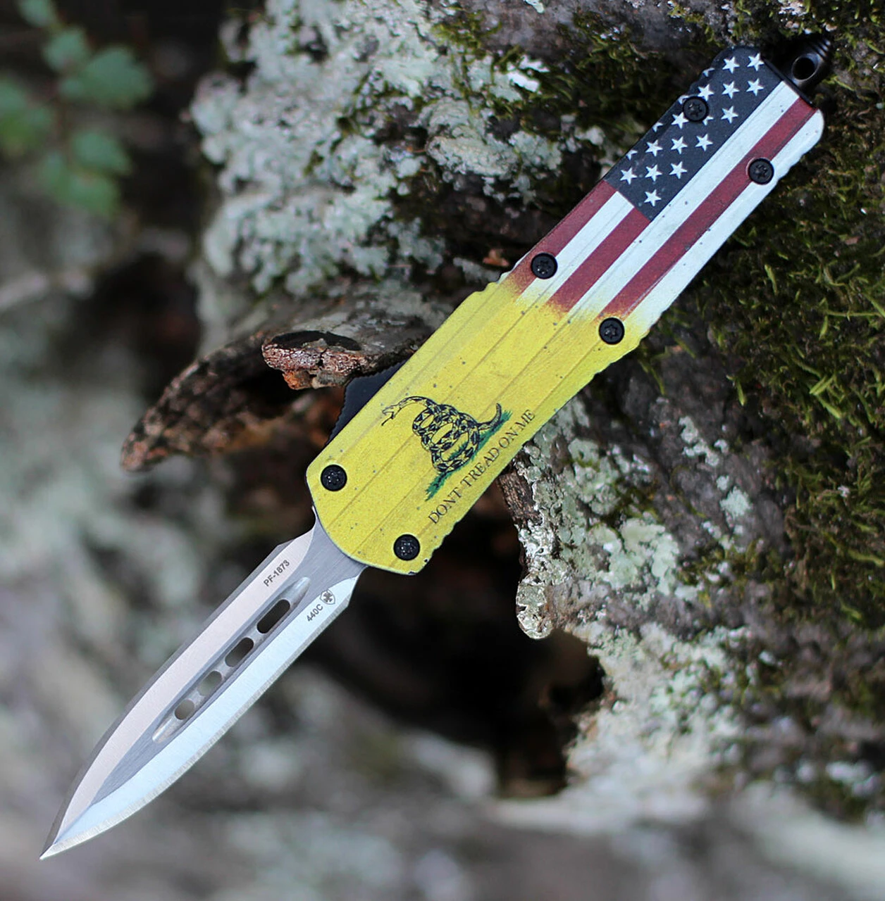 Templar Knife Co. Templar Knife Small OTF Don't Tread On Me S-DTOM-13-2, 2.75" 440C Satin Dagger Blade, Aluminum Zinc Handle 1 Templar Knife Co. Templar Knife Small OTF Don't Tread On Me S-DTOM-13-2, 2.75" 440C Satin Dagger Blade, Aluminum Zinc Handle