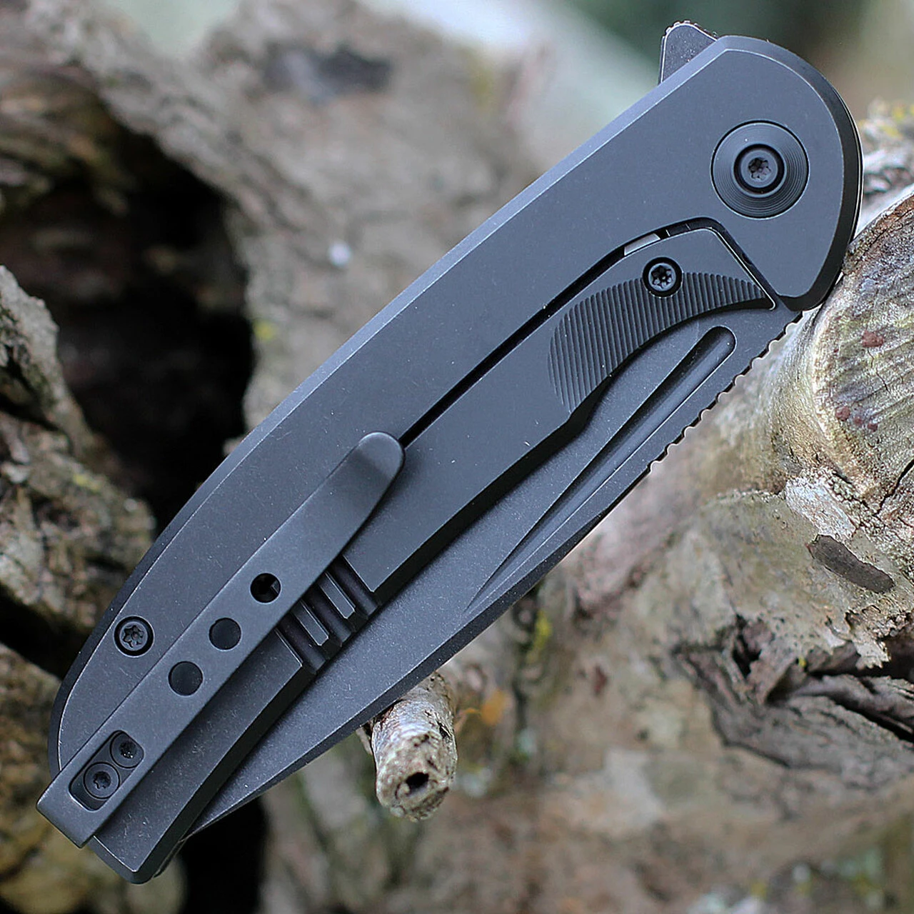 We Knife Co. WE Knife Beacon - Black Ti (3.5" CPM 20CV Blk SW) WE20061B-3 4 We Knife Co. WE Knife Beacon - Black Ti (3.5" CPM 20CV Blk SW) WE20061B-3 - Image 4