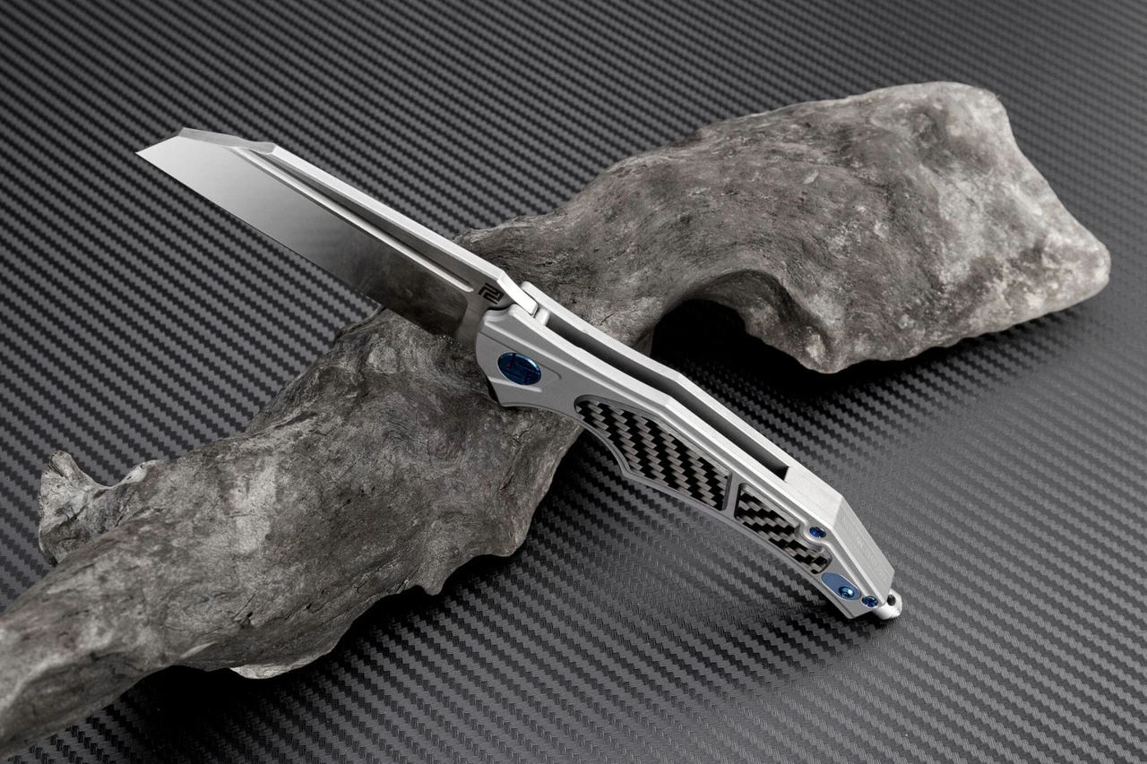 Artisan Cutlery Artisan Apache ATZ1813GGYM, 3.82" M390 Plain Blade, Gray Titanium/Carbon Fiber Handle 2 Artisan Cutlery Artisan Apache ATZ1813GGYM, 3.82" M390 Plain Blade, Gray Titanium/Carbon Fiber Handle - Image 2
