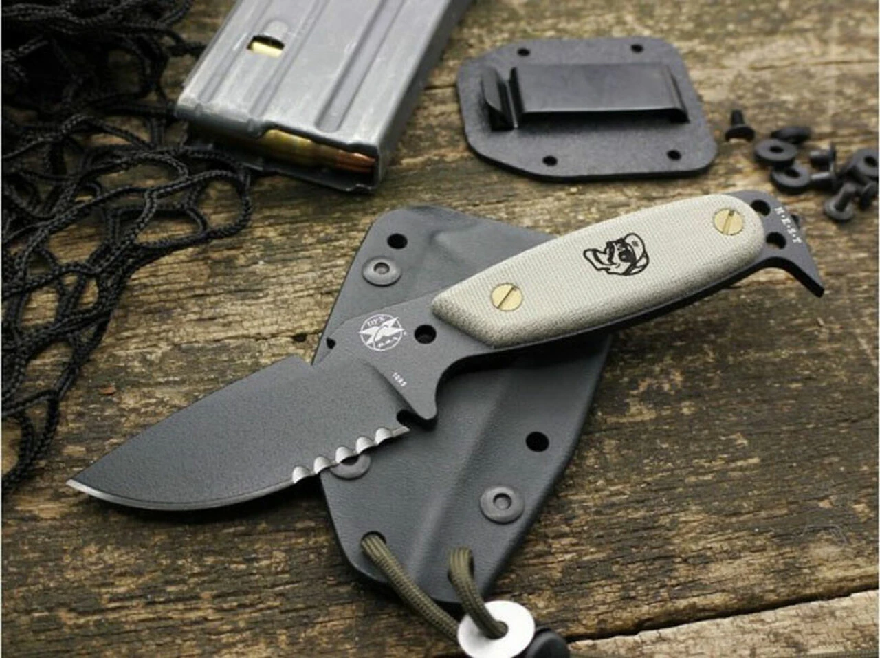 DPx HEST Original, Black, Serrated 1 DPx HEST Original, Black, Serrated