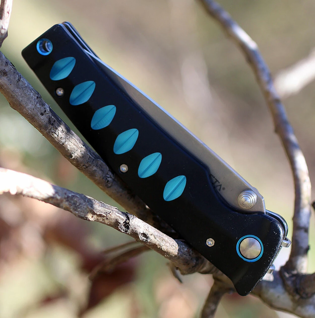 Mcusta 41C Katana, 3.25" VG-10/Damascus Plain Blade, Black/Blue Aluminum Handle 3 Mcusta 41C Katana, 3.25" VG-10/Damascus Plain Blade, Black/Blue Aluminum Handle - Image 3